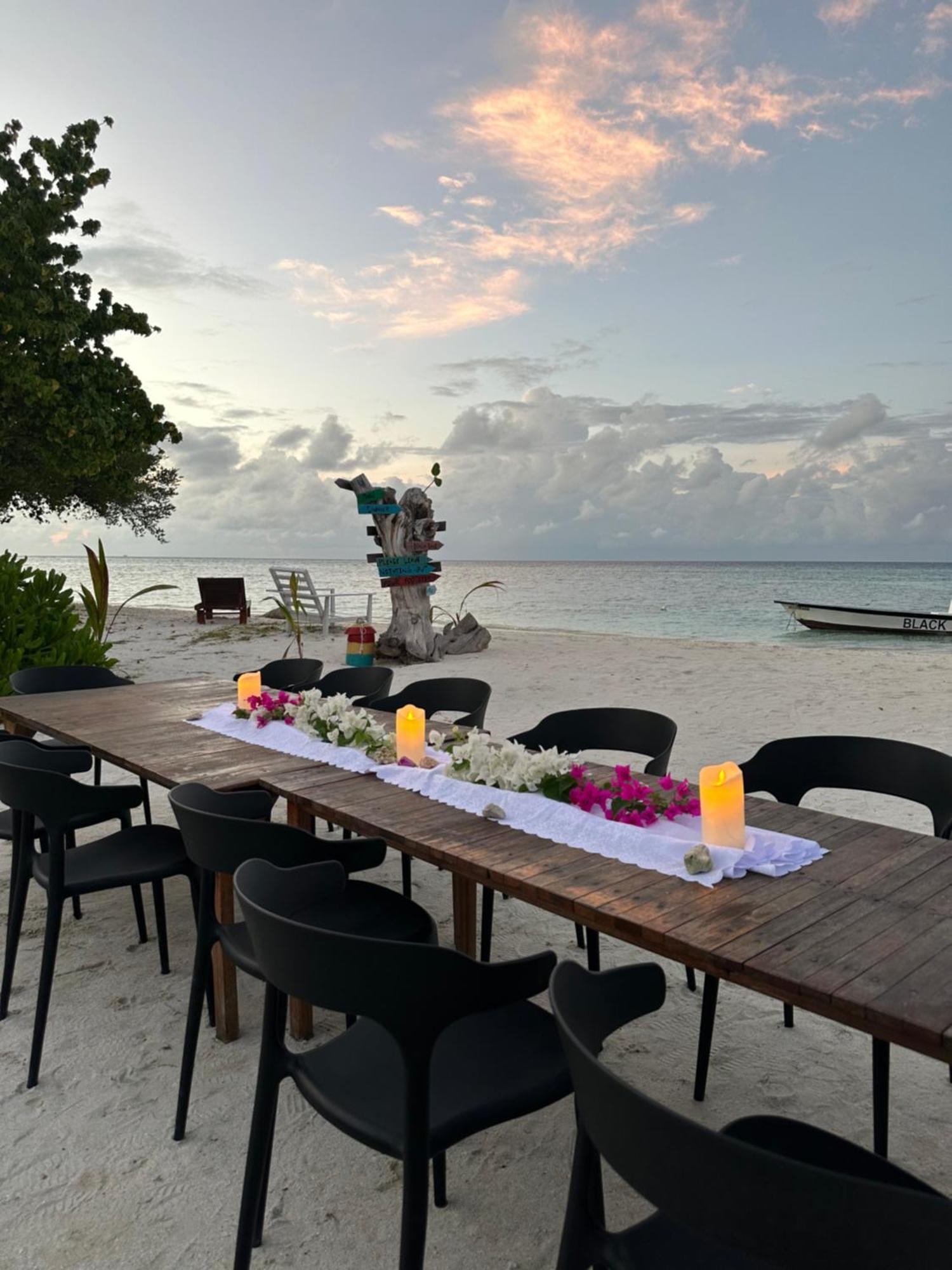 Yuvi Blue Maldives & Spa Hotel Himmafushi Exterior photo