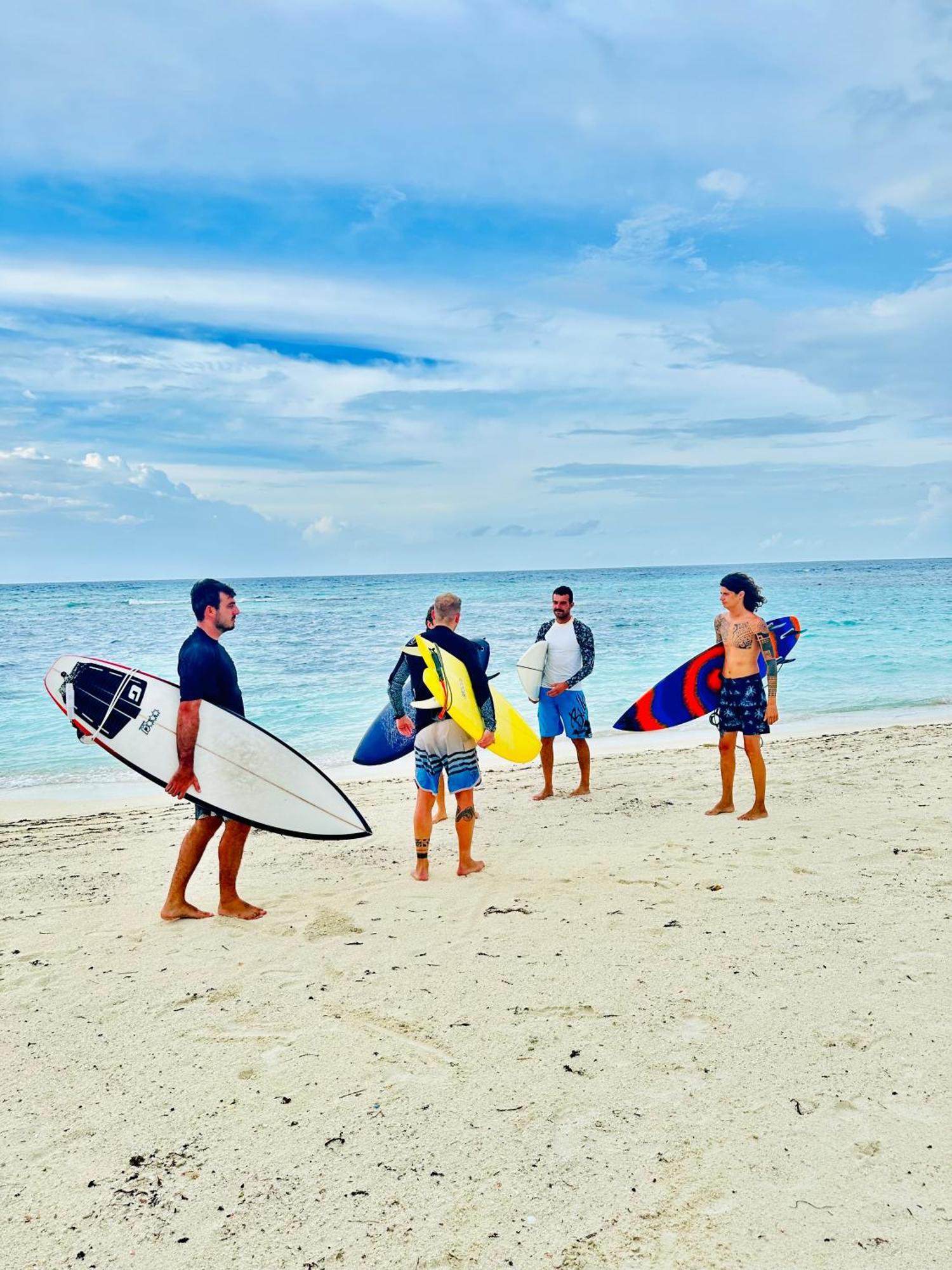 Yuvi Blue Maldives & Spa Hotel Himmafushi Exterior photo